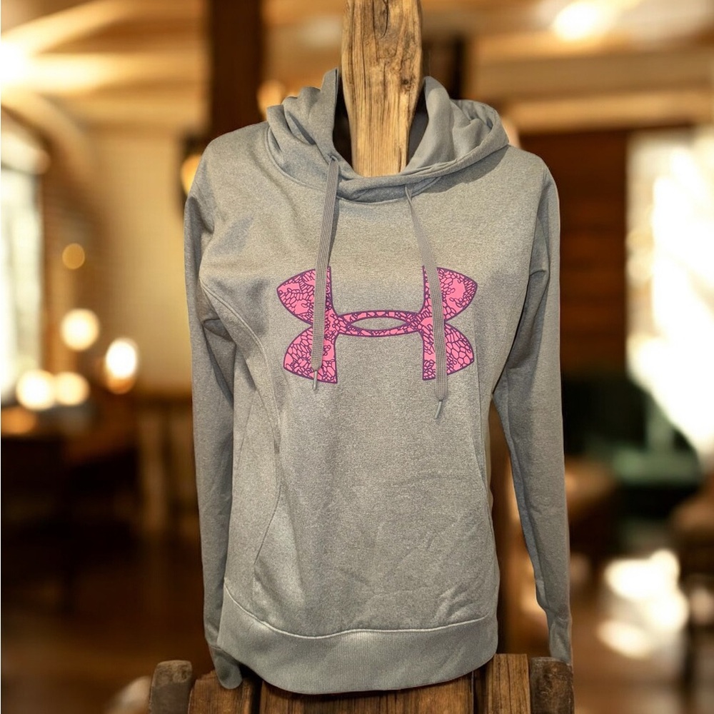 Under ARMOUR semi fitted STORM ColdGear sweatshirt hoodie women’s size Medium